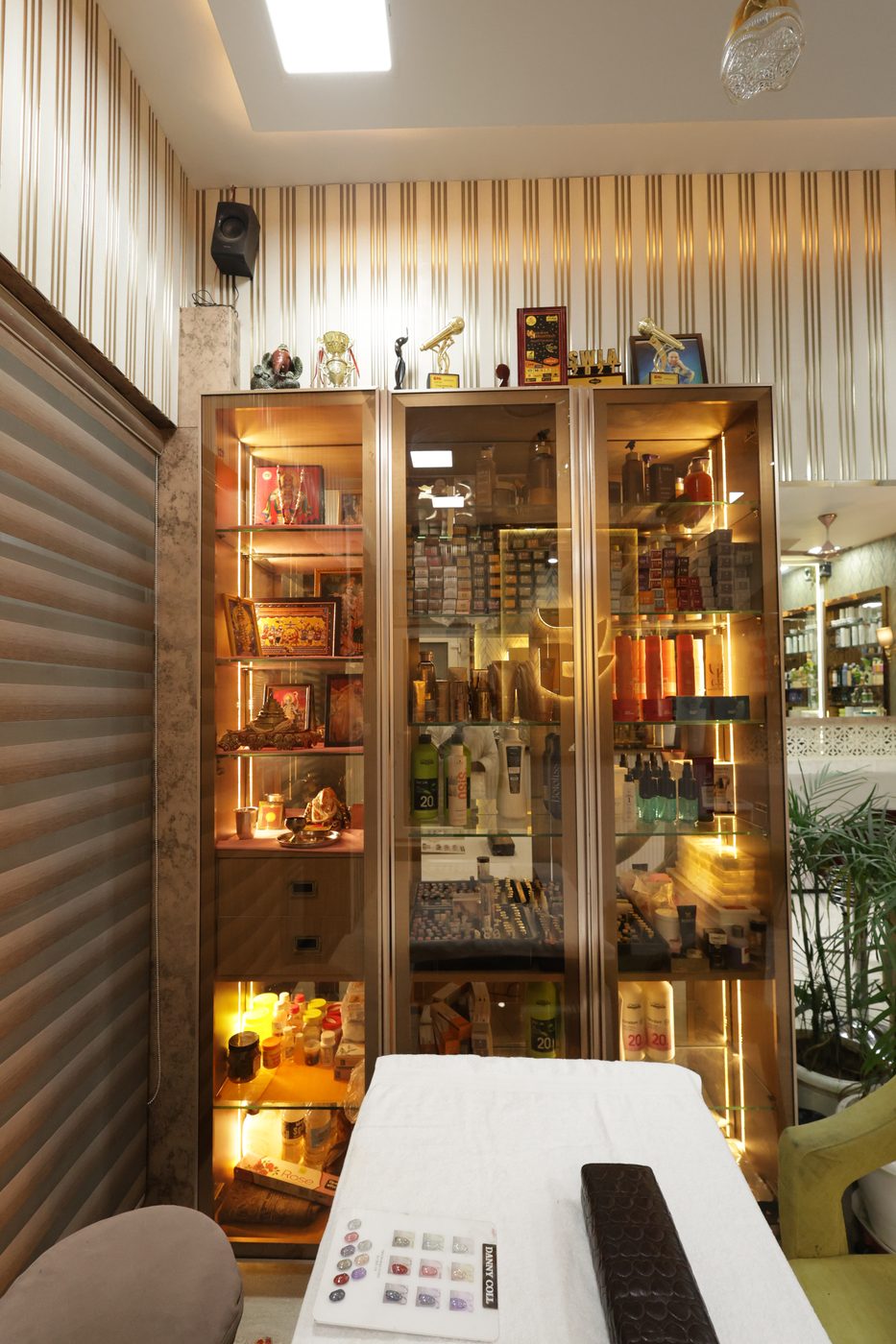 Salon Space