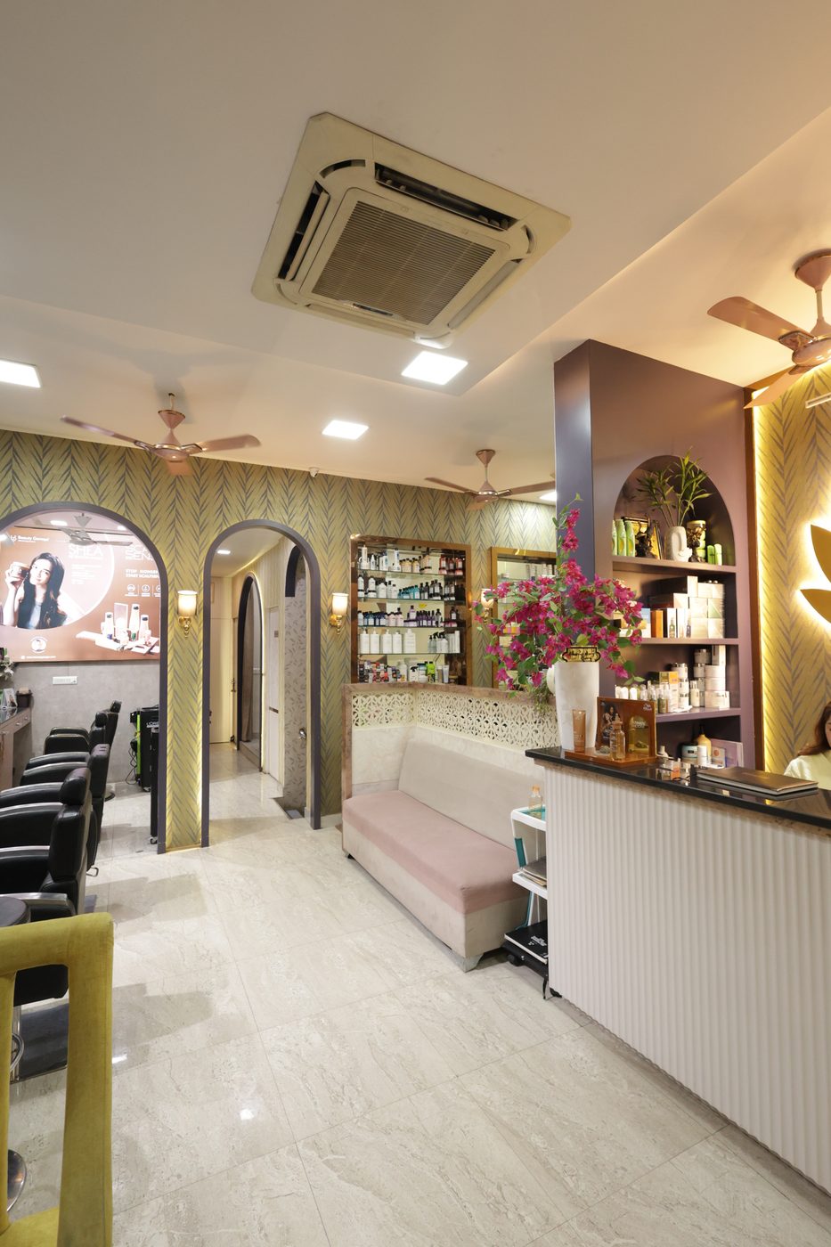 Salon Area